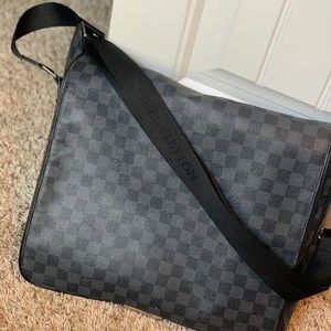 Louis Vuitton District gm Damier Graphite Bag